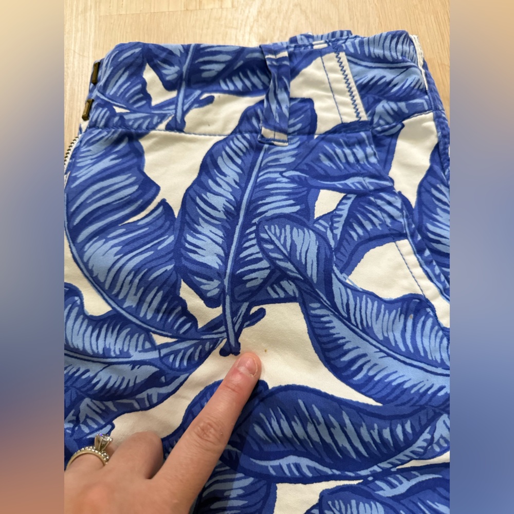 Vineyard vines blue banana leaf chino shorts - Picture 10 of 13